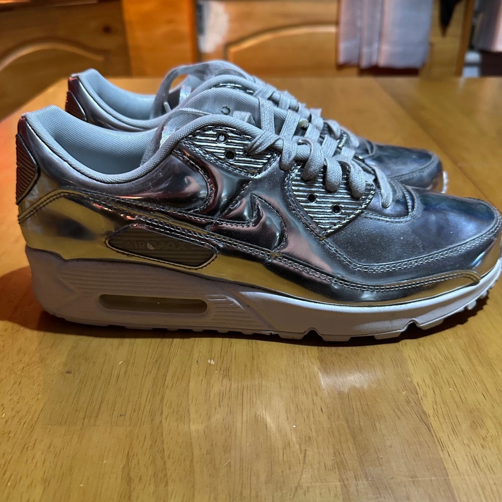 NWOB, Men’s Nike Air Max 90 SP Liquid Metal, size 11, Silver Platinum CQ6639-001